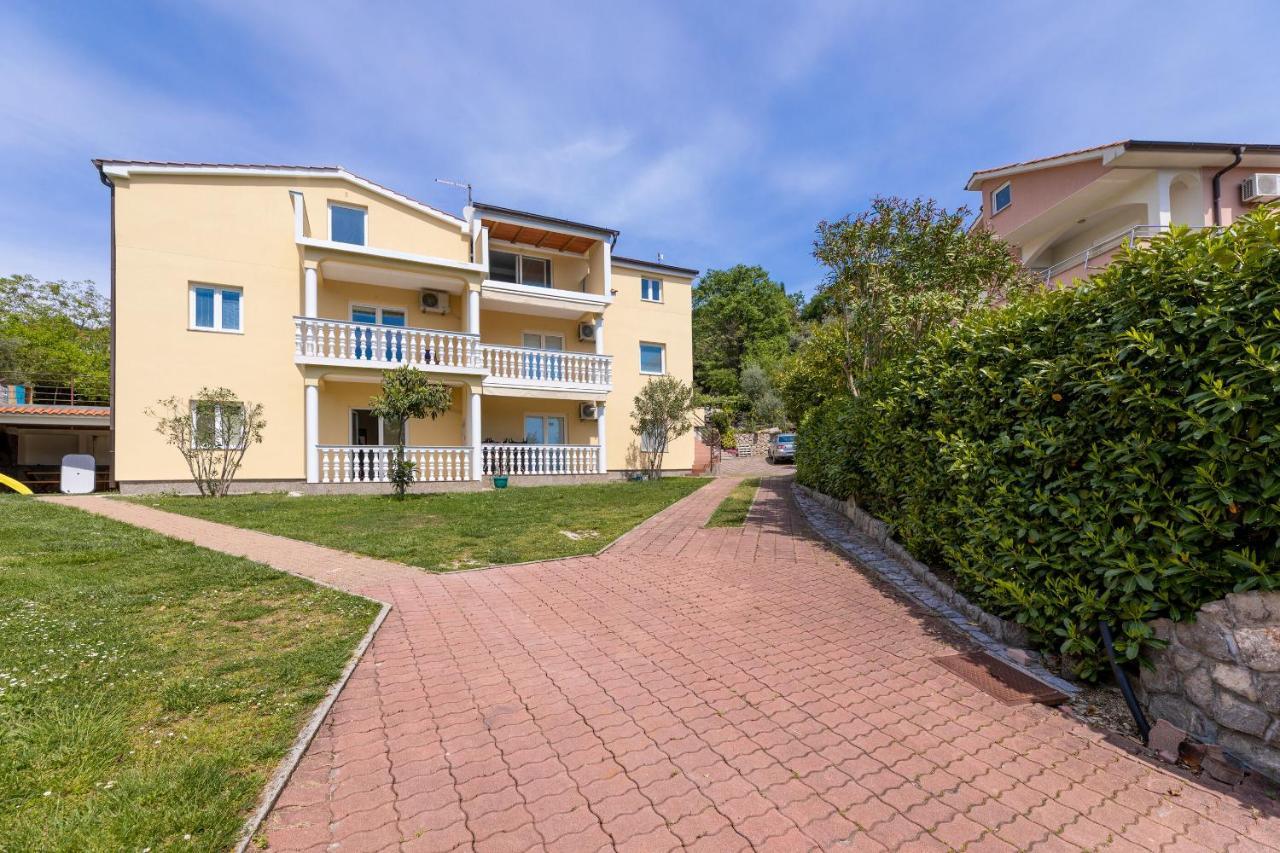 Apartment Mia Čižići Exteriör bild